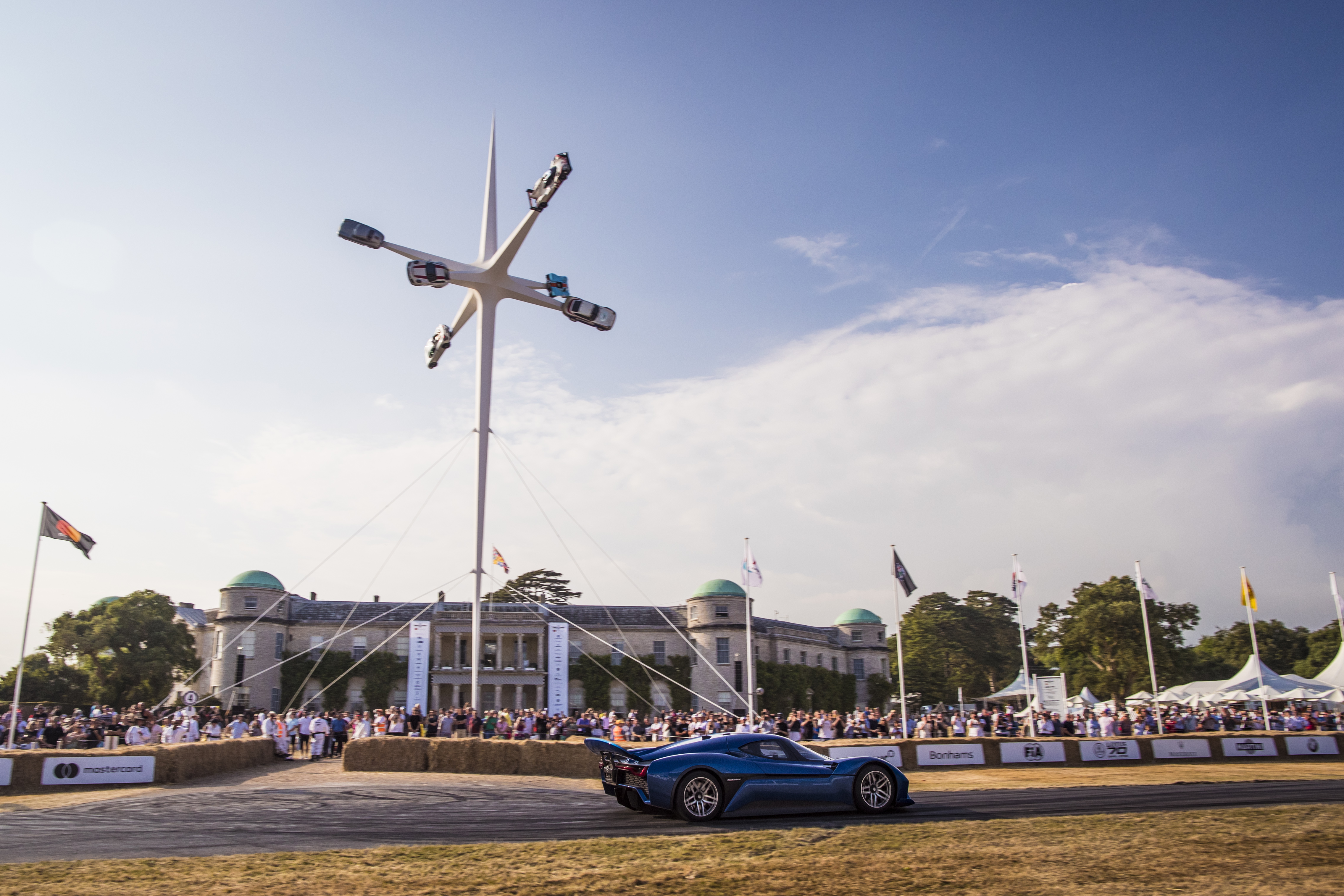 ag8大厅登录EP9创立古德伍德爬坡赛量产电动汽车最快圈速纪录