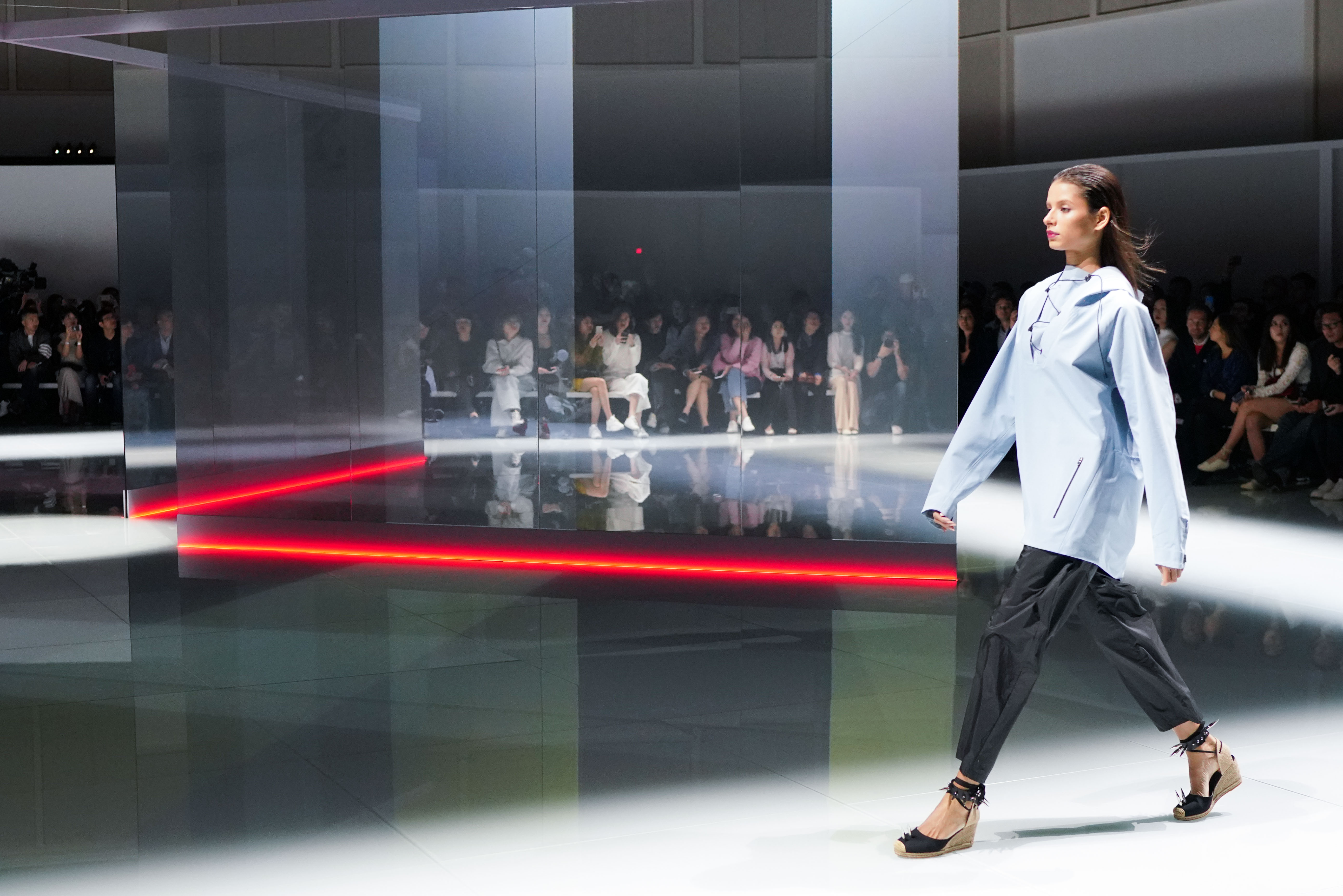 ag8大厅登录宣布“NIO X Chalayan”联名限量系列，并开启高订效劳